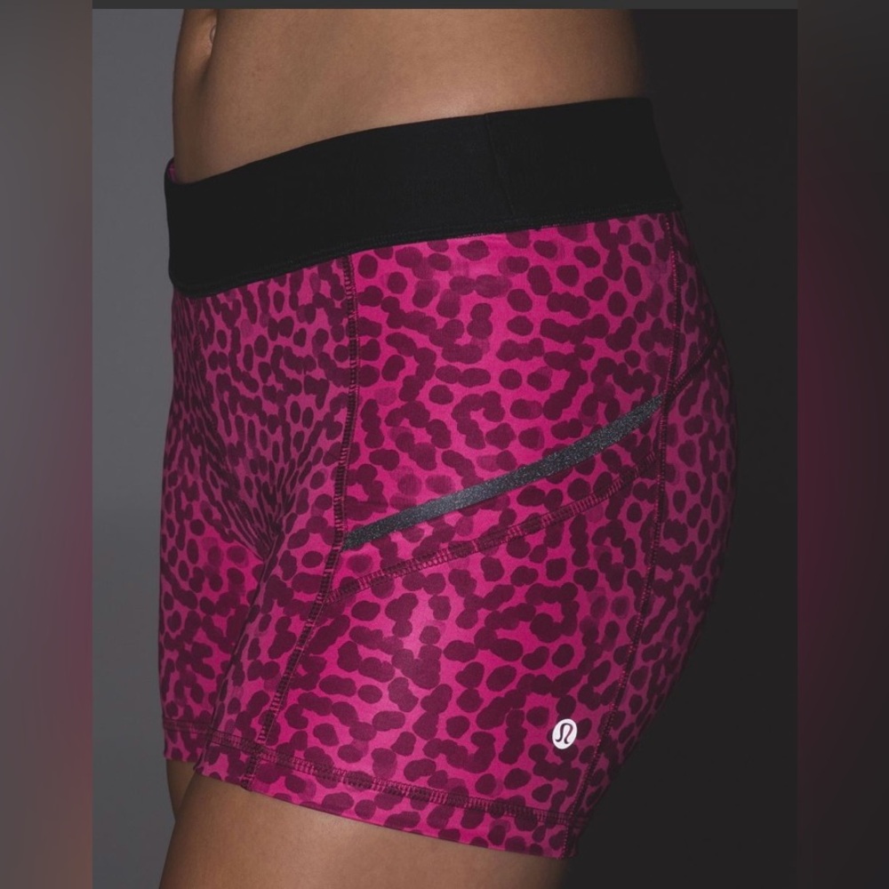 Lululemon What The Sport Short
Ace Spot Jewelled Magenta Dashing Purple 8